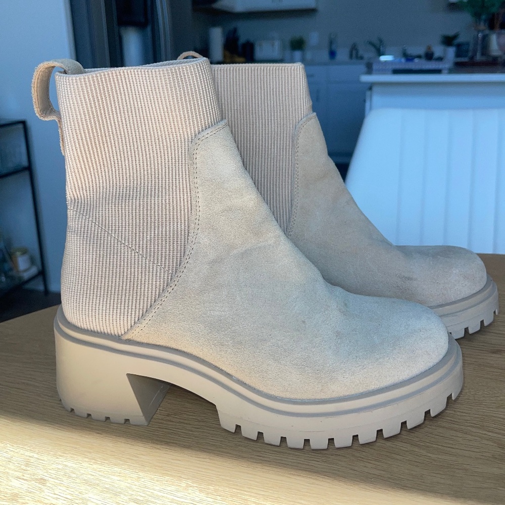 Tan suede Steve Madden boots